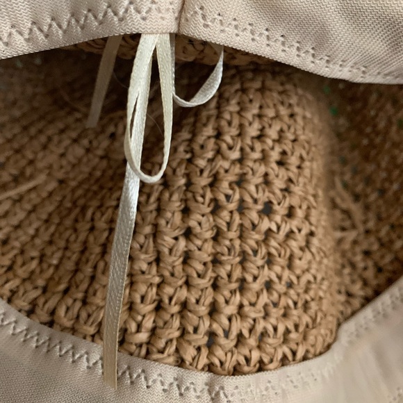 SOLD OUT Straw Hat 🌺 🌺🌺🌺🌺🌺 - Picture 6 of 7